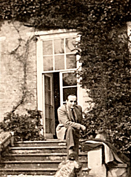 dad may 1945.png - Tadeusz Olsza Blomberg - London UK circa 1945